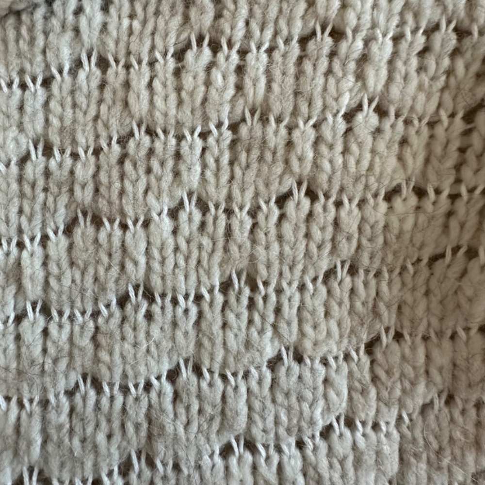 American Eagle Outfitters Women's M Creamy Sleeved Scooped Neck Knit Sweater Top - Picture 8 of 15